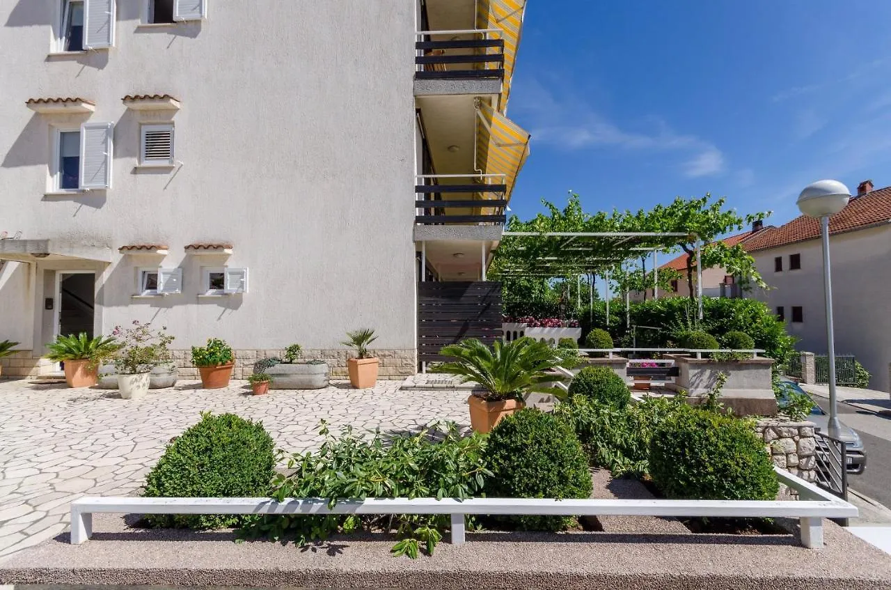 Three-Bedroom Apartment Crikvenica 8 Hırvatistan
